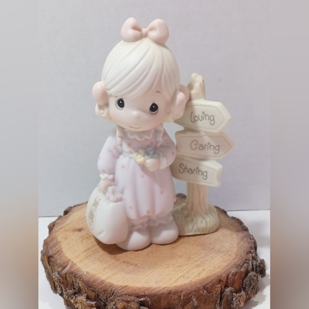 Precious Moments Figurine C0013 Loving Caring and Sharing Along the Way No Box